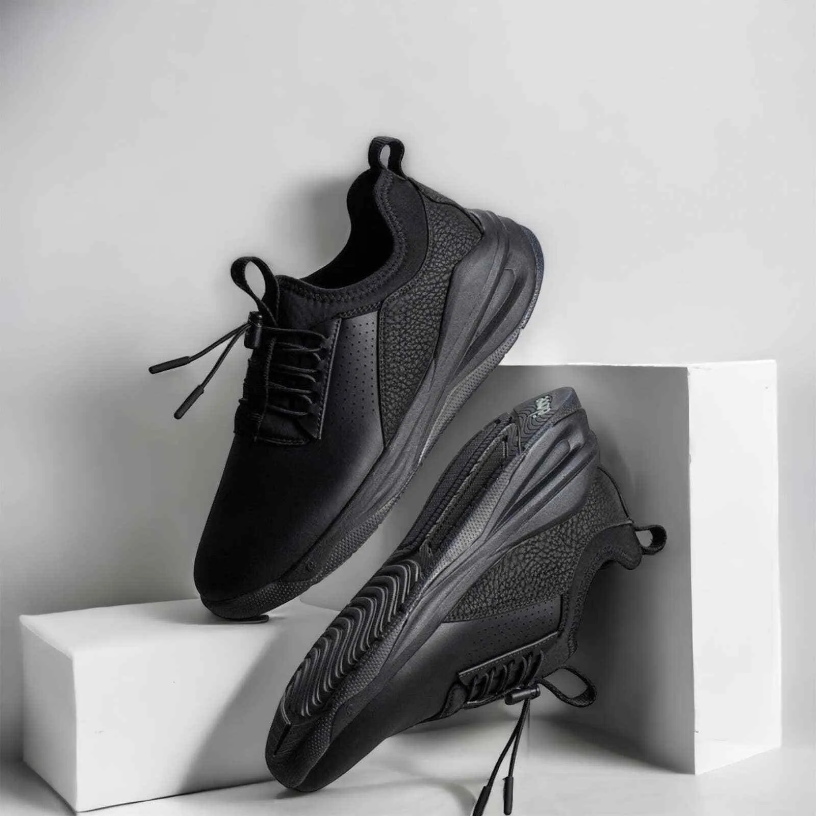 Clove Classic Healthcare Nursing Shoes All Black Option 11.5 Mens New Sneakers