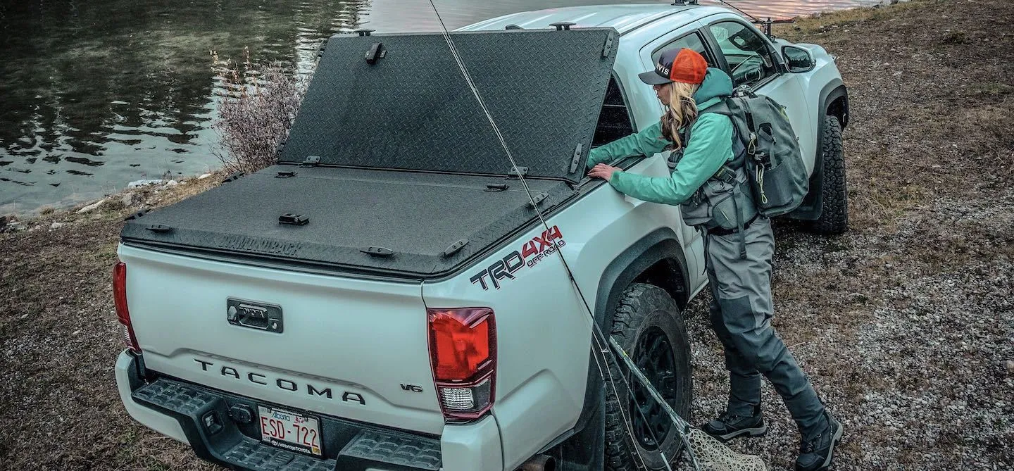 DiamondBack 2016-2023 Toyota Tacoma HD Tonneau Cover