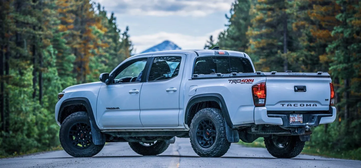 DiamondBack 2016-2023 Toyota Tacoma HD Tonneau Cover