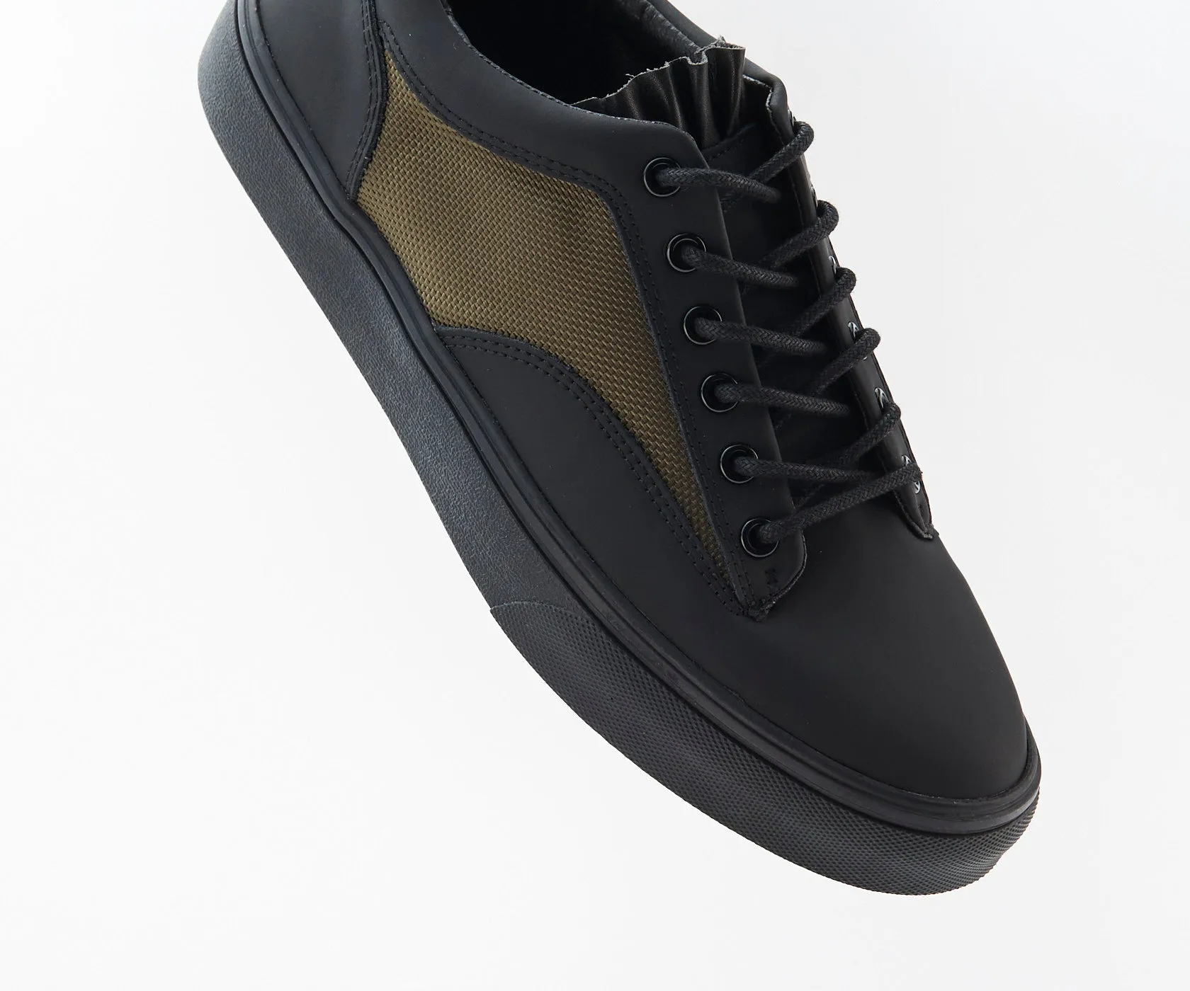 MAVERICK Classic Low-Cut Sneakers - Khaki